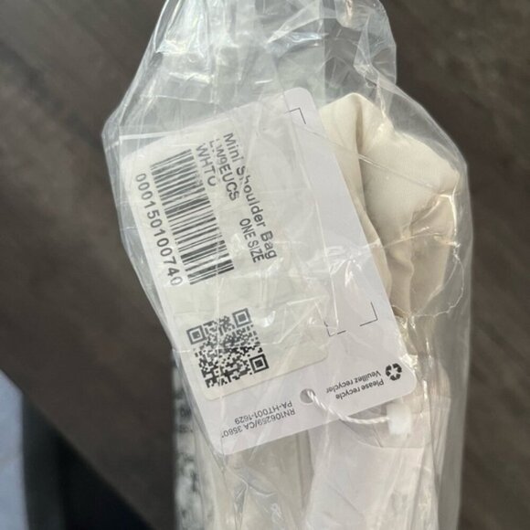 NWT 🆕 Lululemon Mini Shoulder Bag 4L - White Opal - Picture 2 of 4